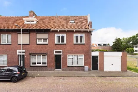 Hoekwoning te koop: Charitasstraat 2, Parklaan-Hoogstraat Roosendaal