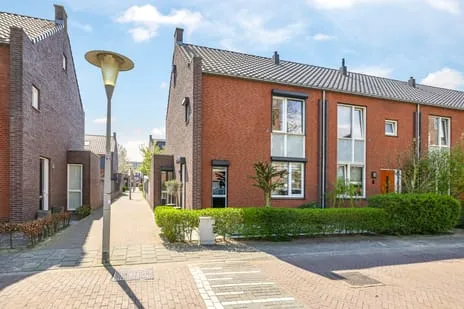Hoekwoning te koop: Charley Bosveldhof 10, Bakenhof Arnhem