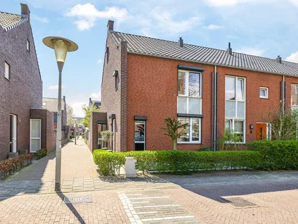 Hoekwoning te koop: Charley Bosveldhof 10, Bakenhof Arnhem