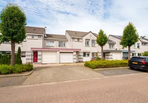 Tussenwoning te koop: Charlie Parkerstraat 80, Muziekwijk N.-Zuidoost Almere