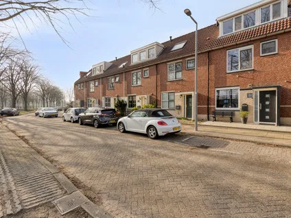 Tussenwoning te koop: Charlie Parkersingel 3, Rotterdam