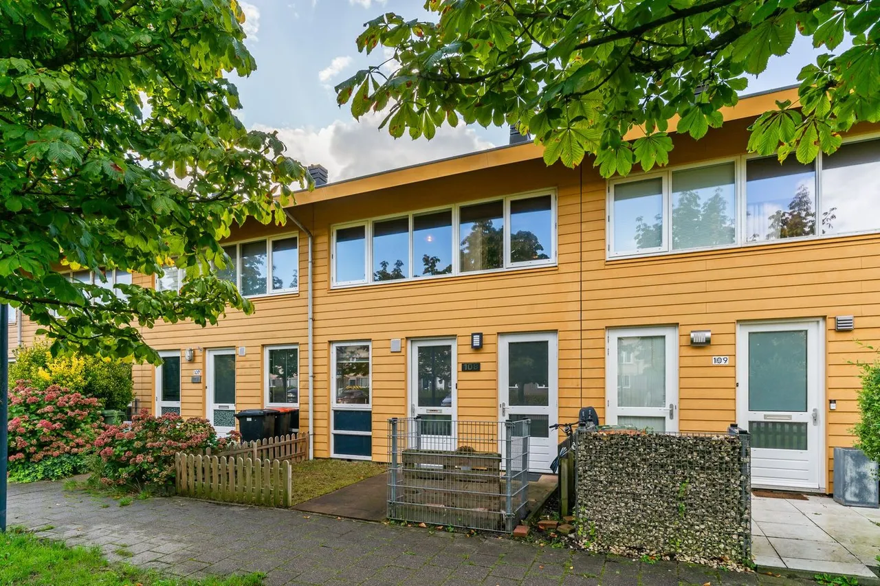Tussenwoning te koop: Charlotte van Pallandthof 108, Hoorn
