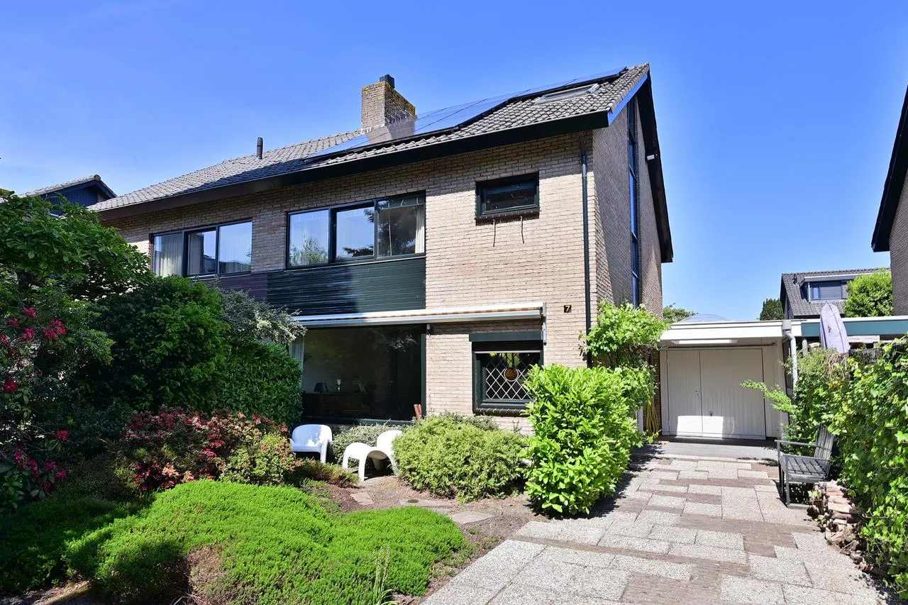 Tussenwoning te koop: Chopinlaan 7, Naarden