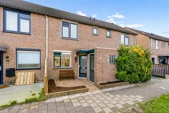 Tussenwoning te koop: Chopinpad 18, Almere