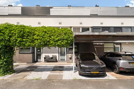 Tussenwoning te koop: Chris J. Walsonstraat 61, Merwestein-Noord Dordrecht