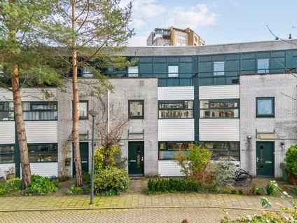 Tussenwoning te koop: Chris De Jongstraat 8, Leiden
