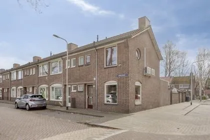 Hoekwoning te koop: Christinahof 25, Tilburg