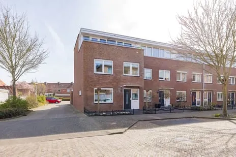 Hoekwoning te koop: Christinastraat 17, Oranjebuurt Lisse