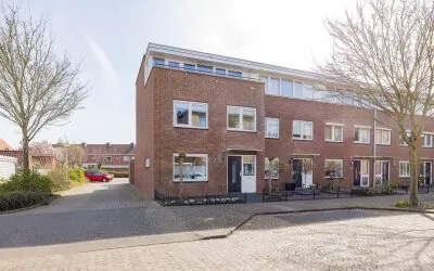 Hoekwoning te koop: Christinastraat 17, Oranjebuurt Lisse