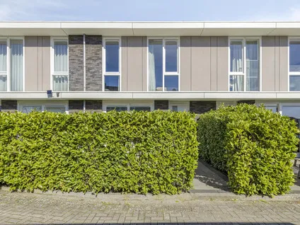 Tussenwoning te koop: Christinastraat 1B, Lisse