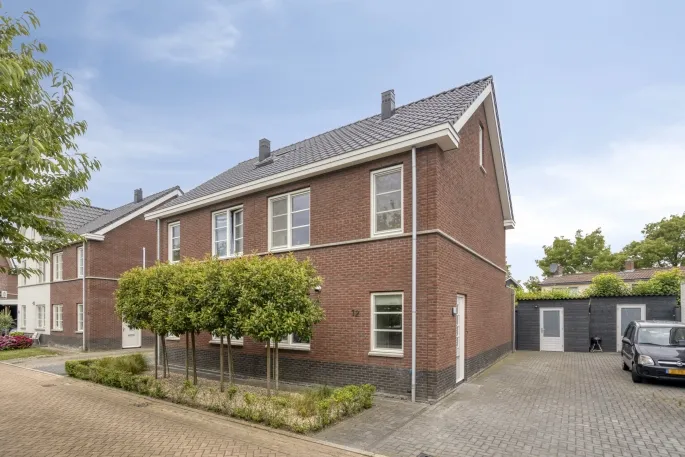 Twee-onder-één-kap te koop: Christoffelhof 12, Bornsestraat en omgeving Zuid Almelo
