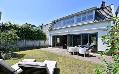 Vrijstaande woning te koop: Chrysantenstraat 25, Bloemenkwartier Noord Hilversum