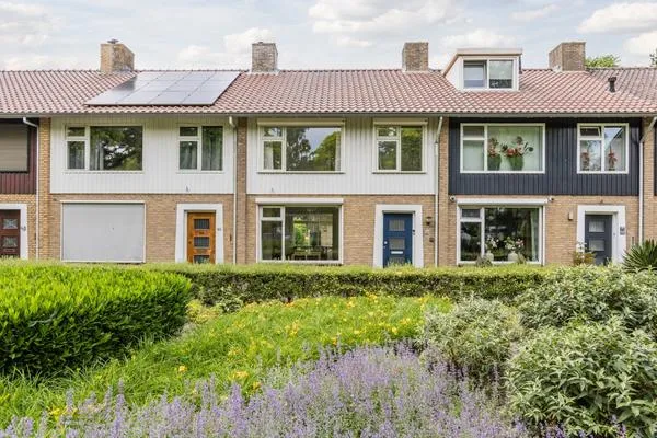 Tussenwoning te koop: Churchilllaan 44, Warande-West Bergen Op Zoom