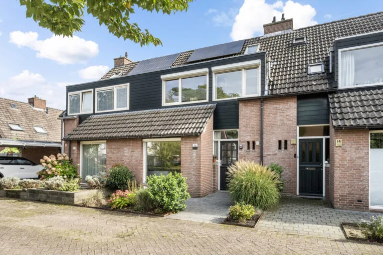 Tussenwoning te koop: Cichoreipad 16, Zwolle