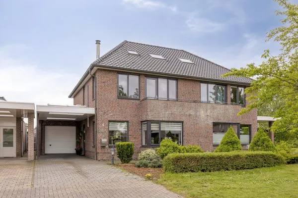 Twee-onder-één-kap te koop: Citroenvlinder 12, Barger-Oosterveld Emmen