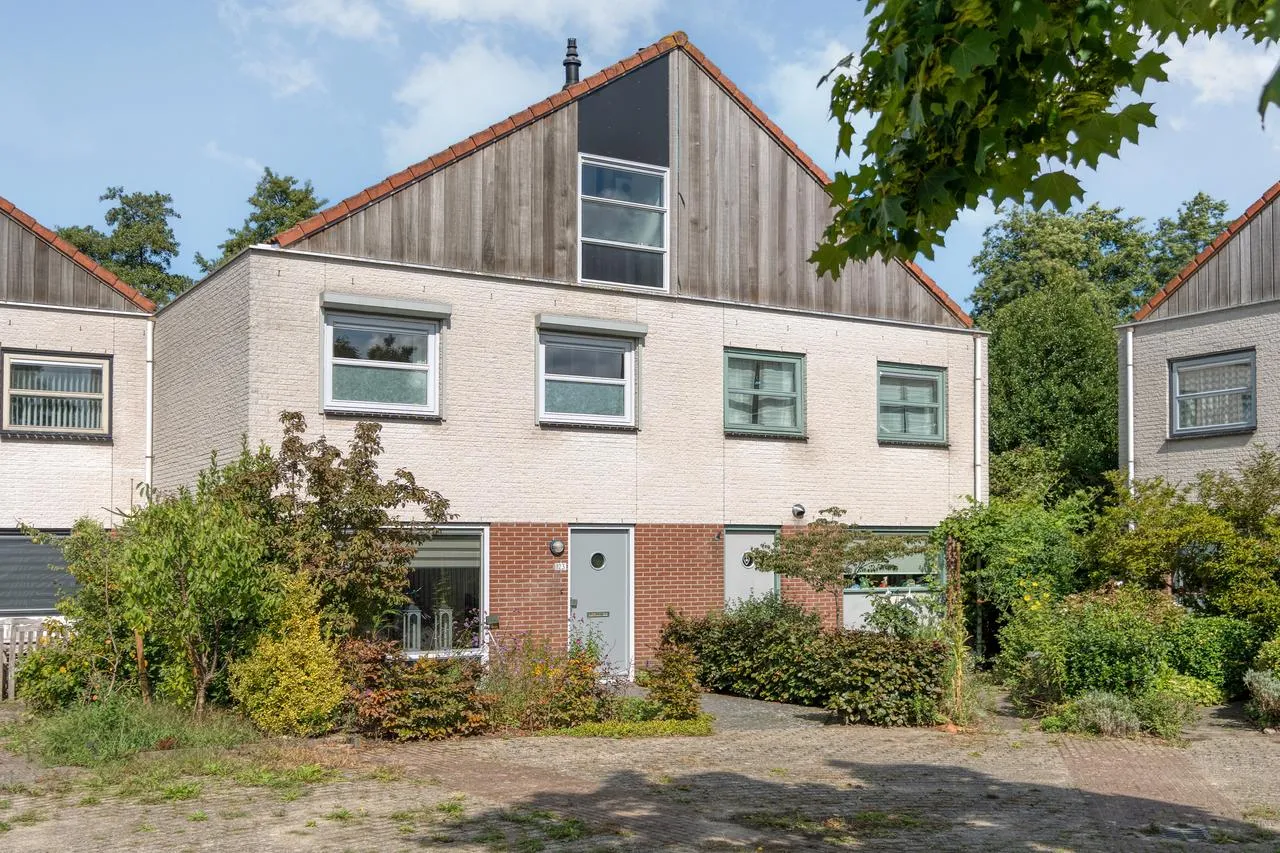 Tussenwoning te koop: Citroenvlinder 123, Meppel