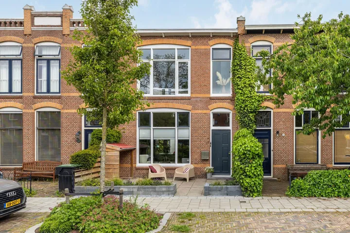 Tussenwoning te koop: Claes Bockes Balckstraat 19, Welgelegen Leeuwarden
