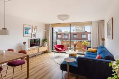Appartement te koop: Claes de Vrieselaan 165, Middelland Rotterdam