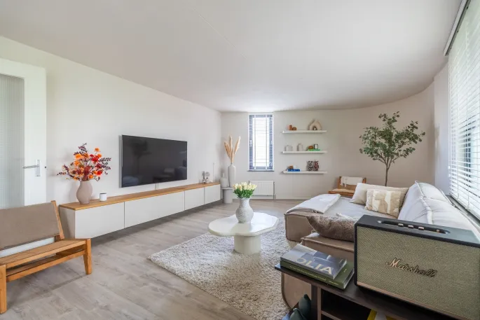 Appartement te koop: Claes de Vrieselaan 223, Middelland Rotterdam