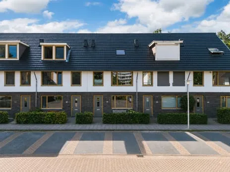 Tussenwoning te koop: Clara Egginklaan 32, Zijdelwaard Uithoorn
