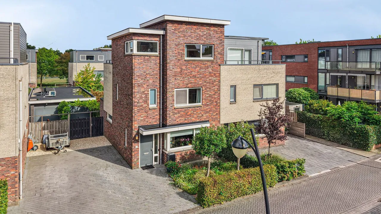 Twee-onder-één-kap te koop: Clarapolder 17, Amersfoort