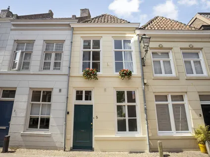 Tussenwoning te koop: Clarastraat 5, Binnenstad oost 'S-Hertogenbosch