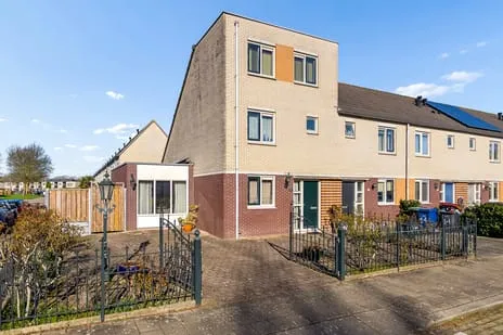 Hoekwoning te koop: Clare Lennartstraat 16, Literatuurwijk Noordoost Almere