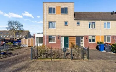 Hoekwoning te koop: Clare Lennartstraat 16, Literatuurwijk Noordoost Almere