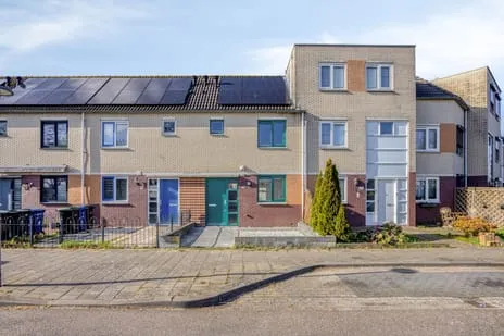 Tussenwoning te koop: Clare Lennartstraat 54, Literatuurwijk Noordoost Almere