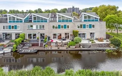 Tussenwoning te koop: Claude Debussystraat 25, Rooswijk Noord Zaandijk