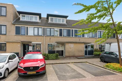 Tussenwoning te koop: Claude Debussystraat 56, Rooswijk Noord Zaandijk