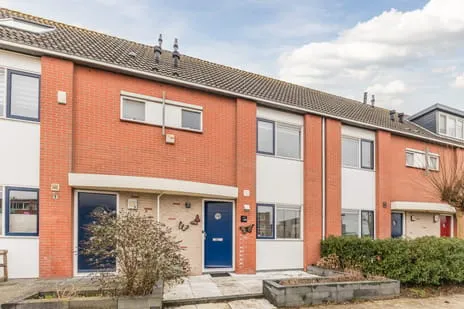 Tussenwoning te koop: Claude Debussystraat 140, Rooswijk Noord Zaandijk