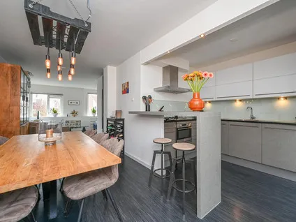Tussenwoning te koop: Claude Debussystraat 45, 'S-Gravenhage