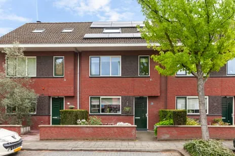 Tussenwoning te koop: Claudius Civilislaan 19, Wetering Vlaardingen