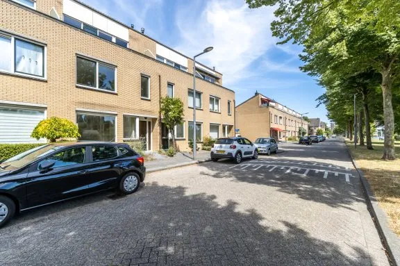 Hoekwoning te huur: Clazina Kouwenbergzoom 201, 's-Gravenland Rotterdam