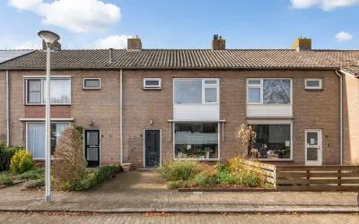 Tussenwoning te koop: Clematisweg 6, Oud-Westenholte Zwolle