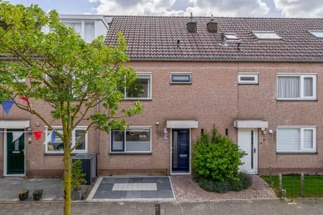 Tussenwoning te koop: Clusiusstraat 42, De Blinkerd Lisse