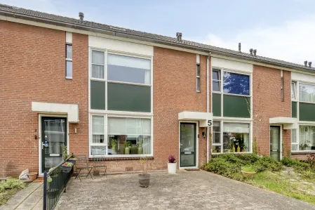 Tussenwoning te koop: Coendersstraat 5, Borne