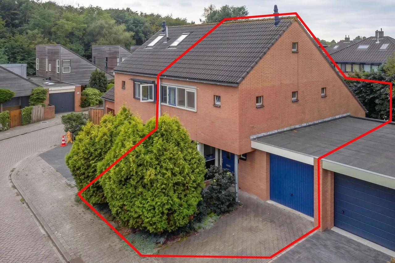 Tussenwoning te koop: Cole Porterhof 137, Hoorn