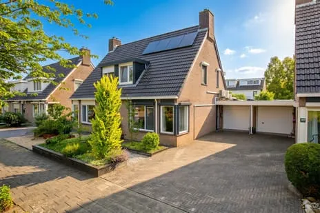 Tussenwoning te koop: Colenbranderstraat 195, West Duiven
