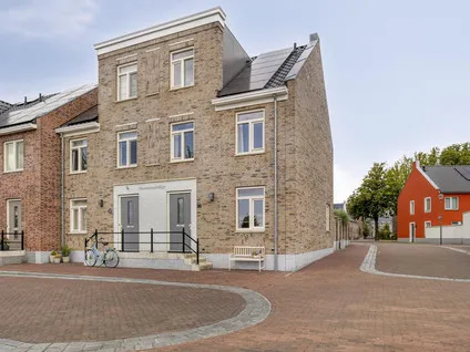 Corner house for sale: Colognekaai 20, Schelde Vesting Bergen Op Zoom