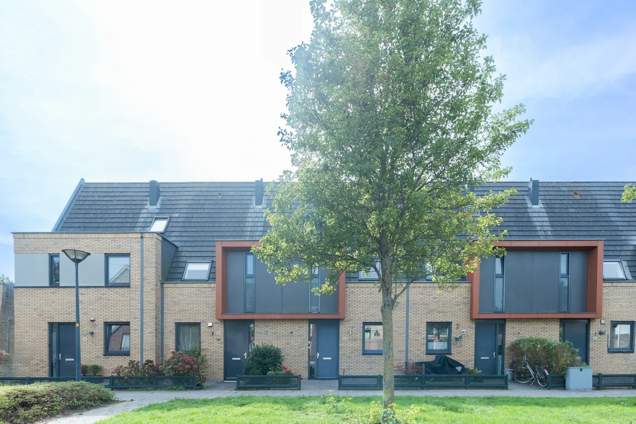 Tussenwoning te koop: Colonnade 35, Hoofddorp