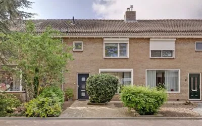 Tussenwoning te koop: Commanderijstraat 8, Schelluinen-Dorp Schelluinen