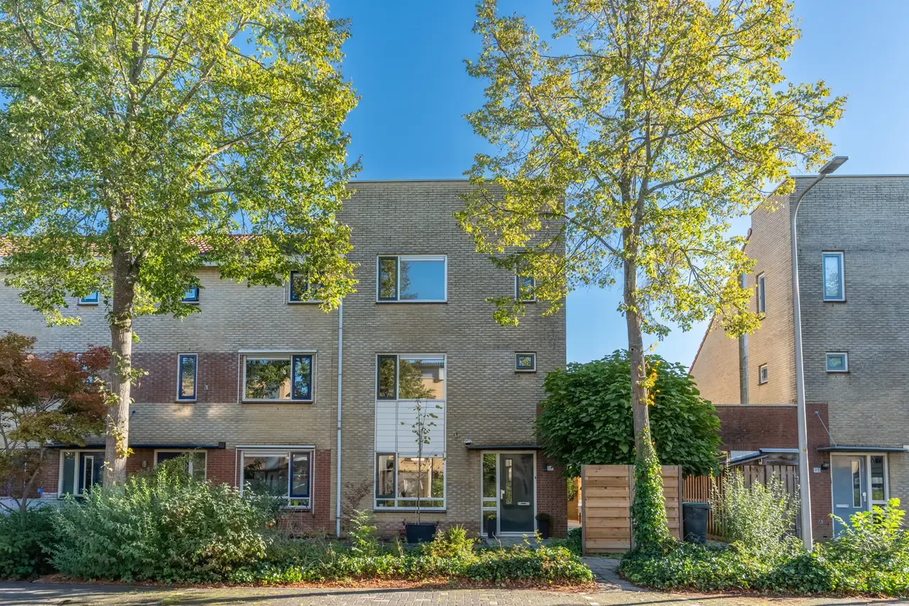 Hoekwoning te koop: Commissarislaan 93, Zwolle