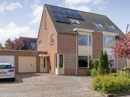 Tussenwoning te koop: Concertlaan 109, De Maten Kampen