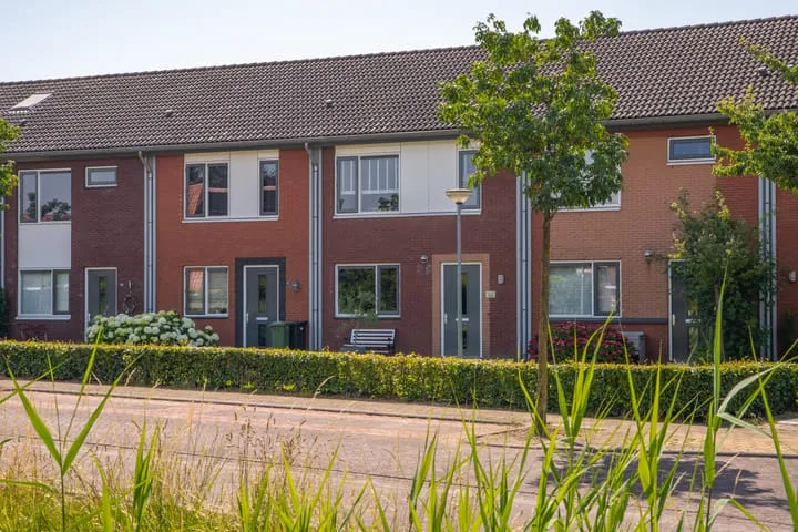 Terraced house for sale: Concorde 40, Verspreide huizen Buren Buren (Ge)