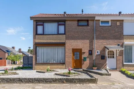Twee-onder-één-kap te koop: Const Huygensstraat 26, Elsloo Elsloo (Li)