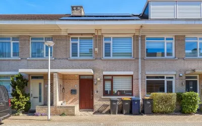 Tussenwoning te koop: Constance Gelderblomlaan 12, Leyenburg 'S-Gravenhage