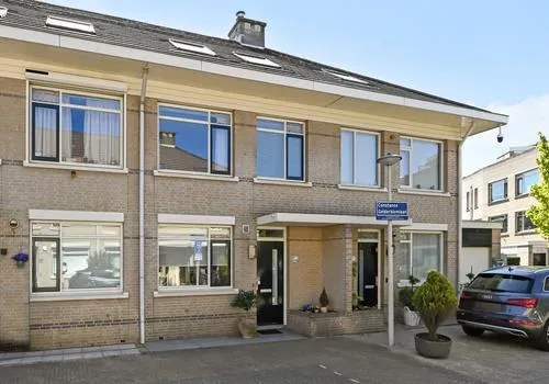 Tussenwoning te koop: Constance Gelderblomlaan 3, Leyenburg 'S-Gravenhage