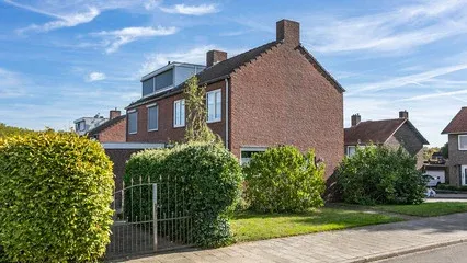 Twee-onder-één-kap te koop: Constantijn Huygensstraat 19, Brunssum